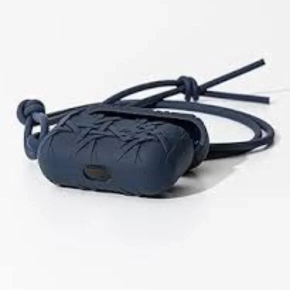 TORY BURCH $98 155653 Silicone Airpods Pro Case Navy NWT! - Picture 2 of 4